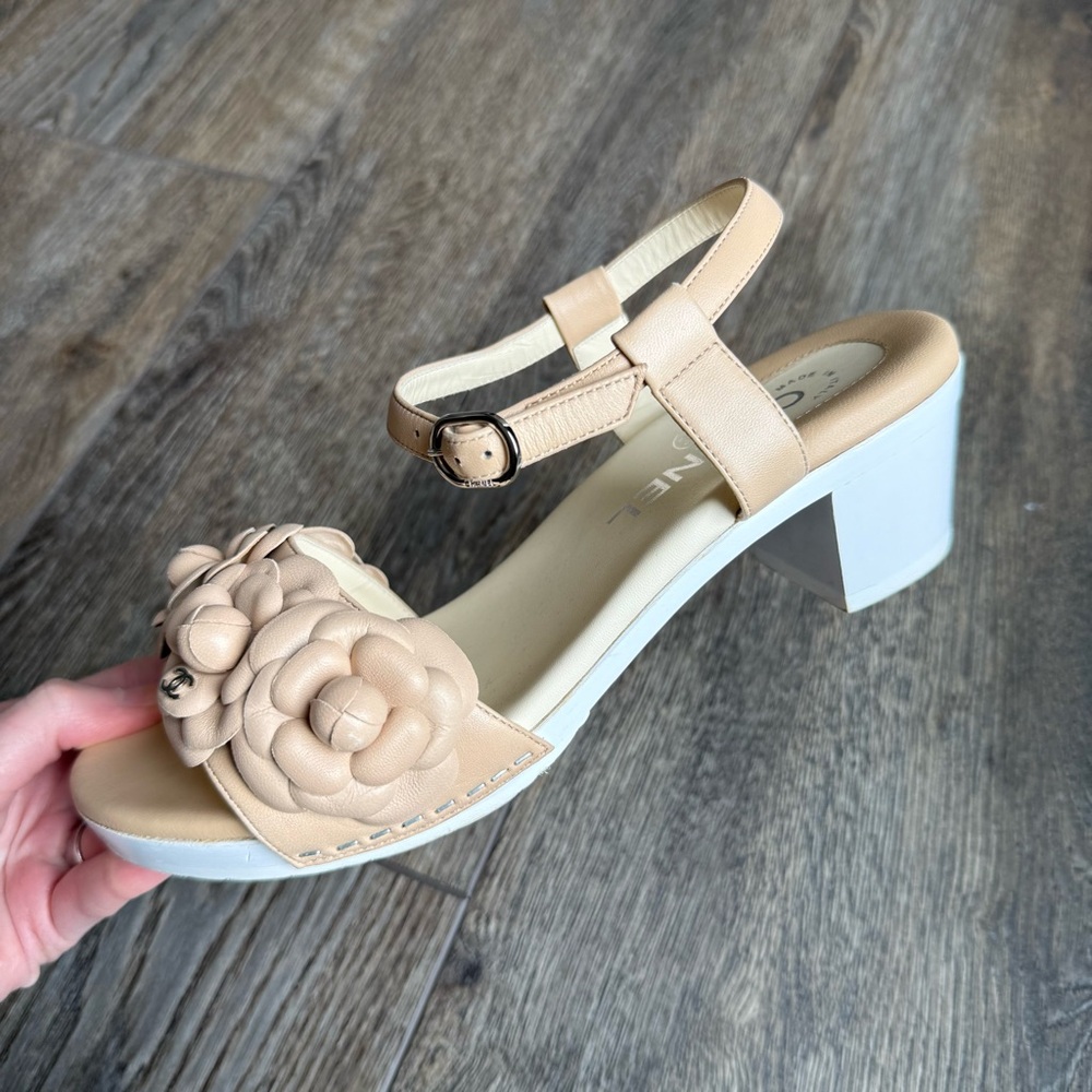 Chanel Camellia Flower CC logo Beige Strap Sandal - Picture 2 of 16